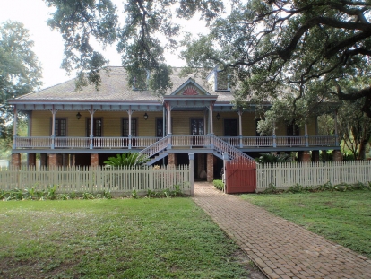 Oak Alley & Laura Plantations Combo Tour with Transportation by Crescent City Tours